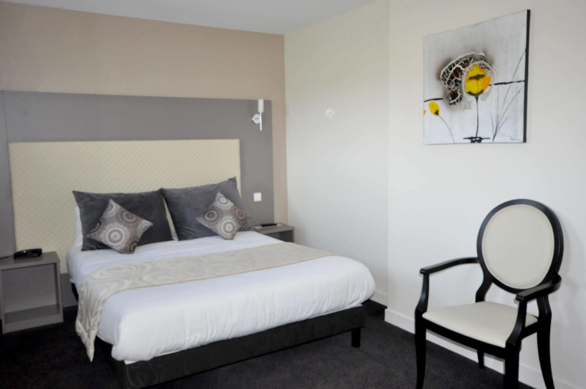 Brit Hotel Confort Alexia - La Souterraine Εξωτερικό φωτογραφία